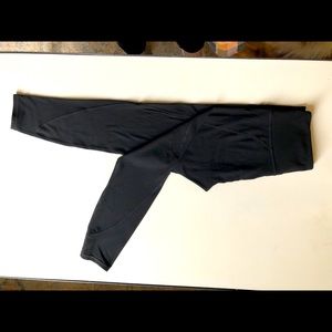 Athleta salutation 7/8 tights black size M